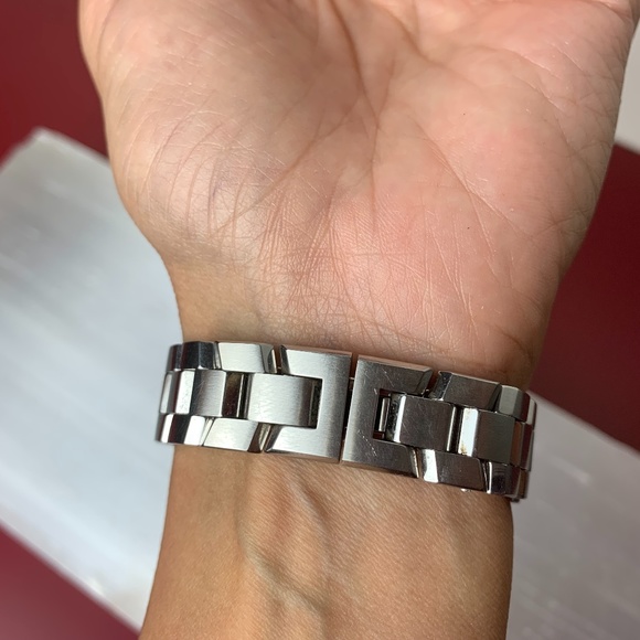 MOVADO ELIRO W/DIAMONDS - Picture 2 of 5